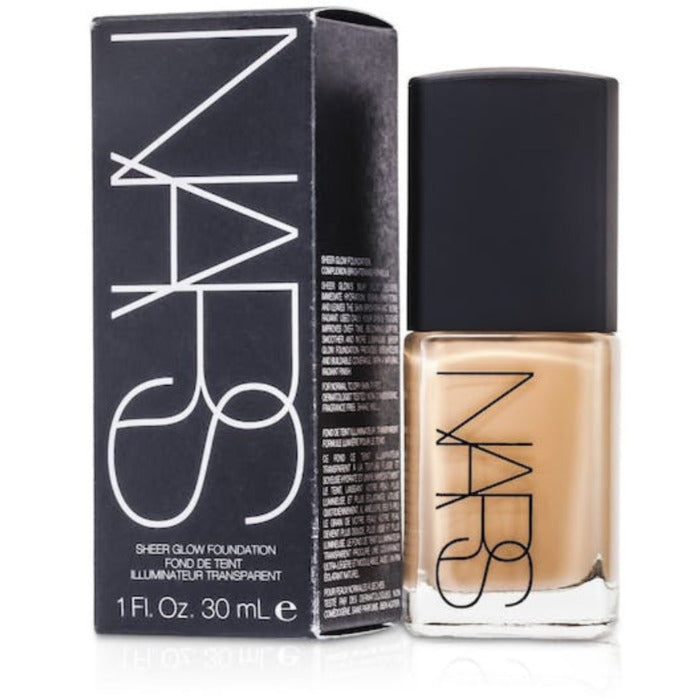 NARS "Sheer Glow Foundation" 125 ml (Stromboli) Sievietēm